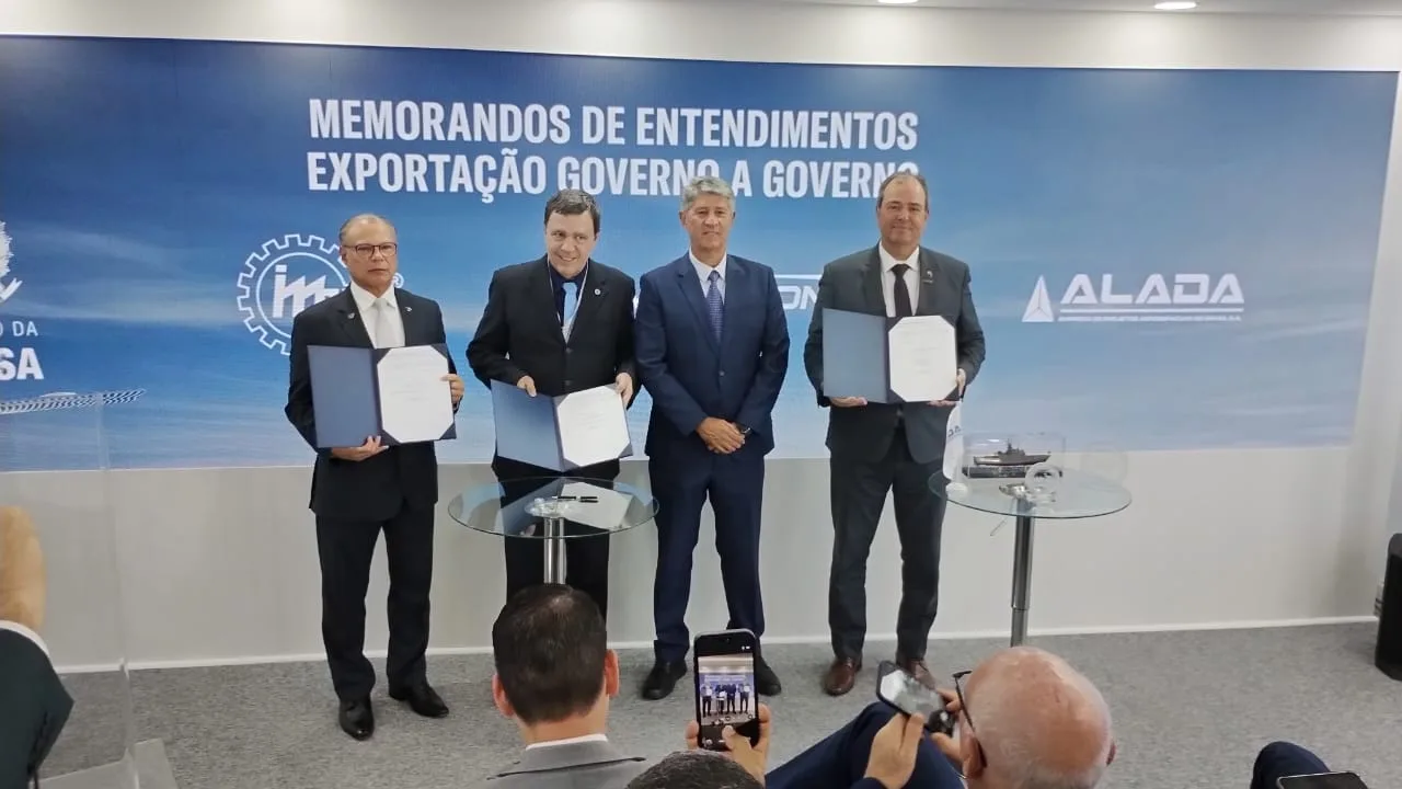 Ministério da Defesa e IMBEL firmam Memorando de Entendimento durante a FIDAE